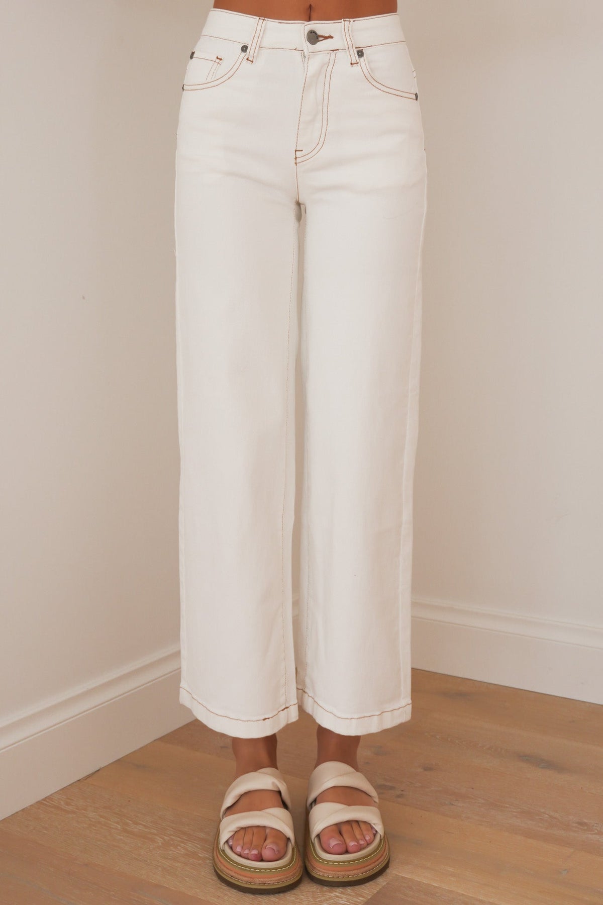 Jacqui Wide Leg Petite Jeans Vintage-Weiß – Farbe Vintage-Weiß